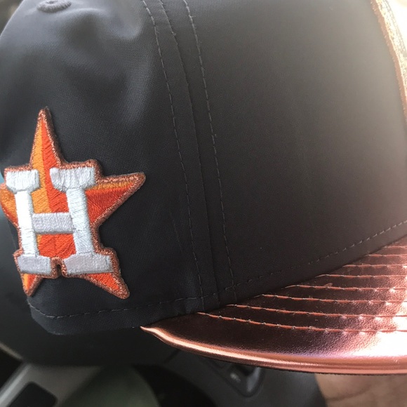 Astro Championship Hat - Picture 4 of 5